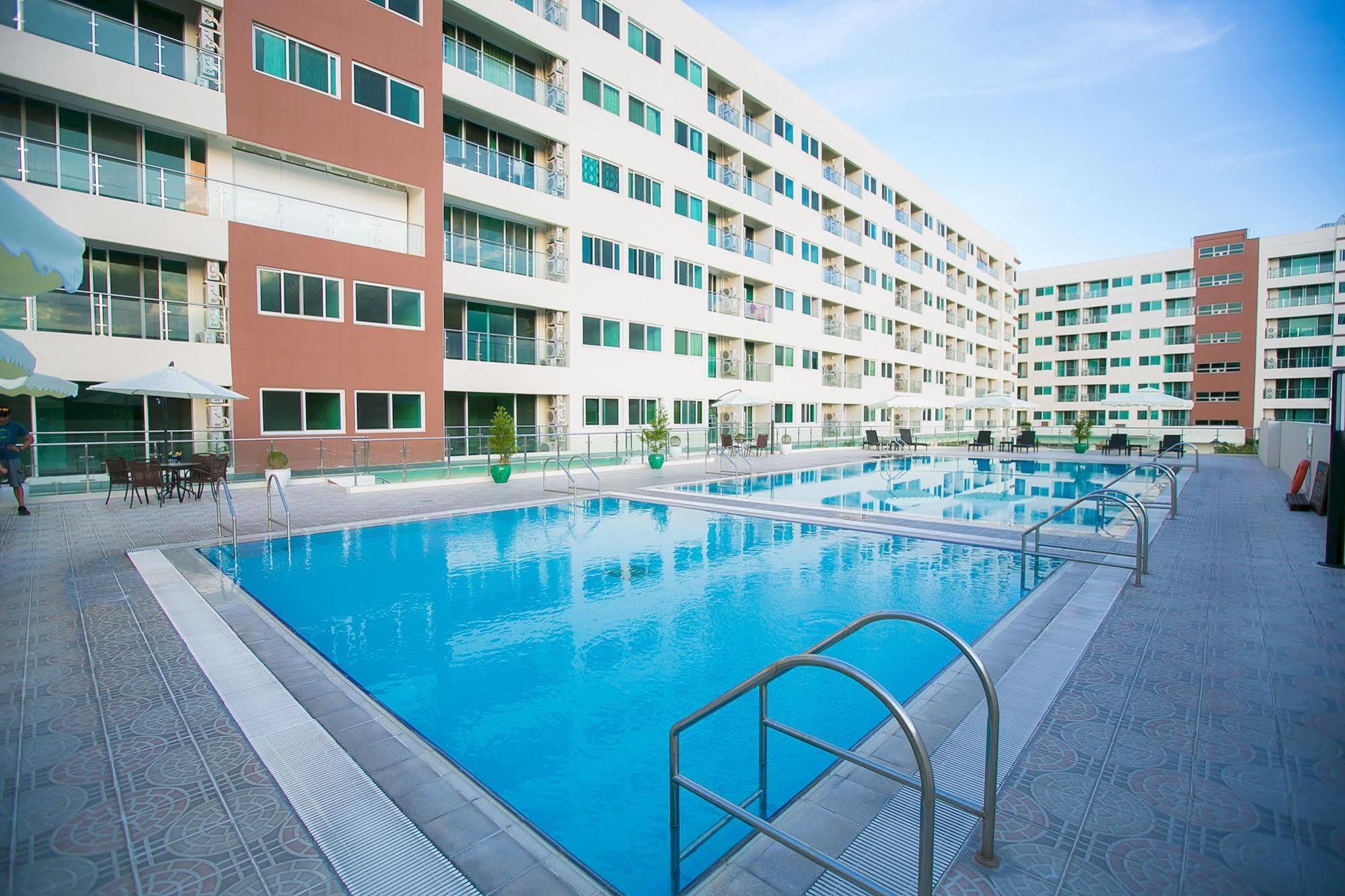 Xenia Hotel Clark Clark Field Exterior photo